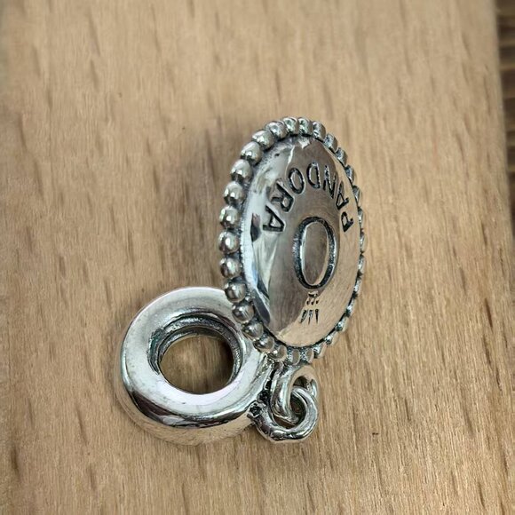 Pandora Seattle Seattle Skyline Charm Pendant, S925 Silver Bracelets - Picture 4 of 4